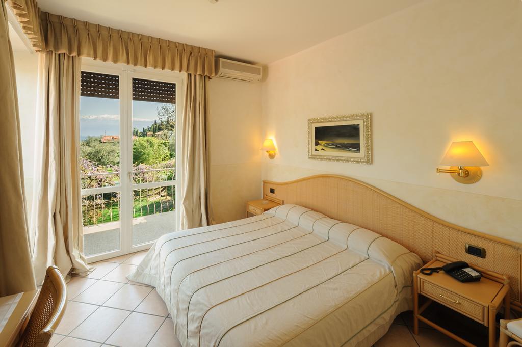Hotel Garden Zorzi San Felice del Benaco Pokoj fotografie