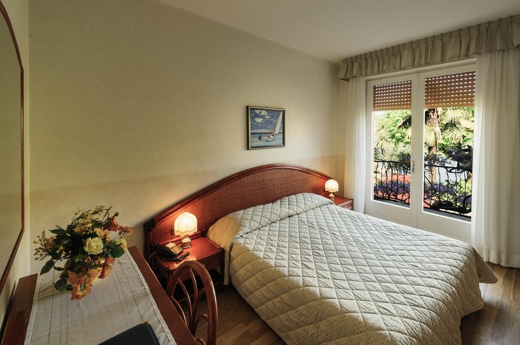 Hotel Garden Zorzi San Felice del Benaco Pokoj fotografie